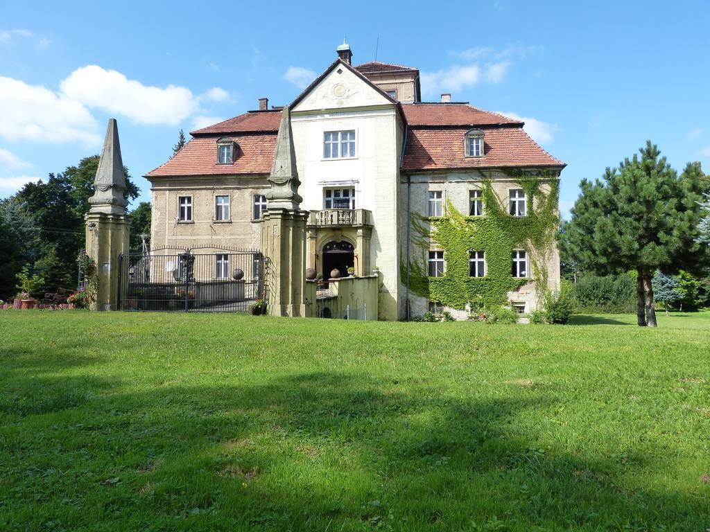 Palac Jastrowiec Exteriér fotografie