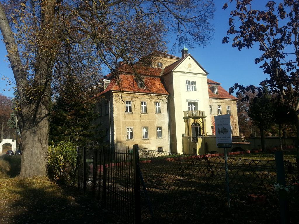 Palac Jastrowiec Exteriér fotografie