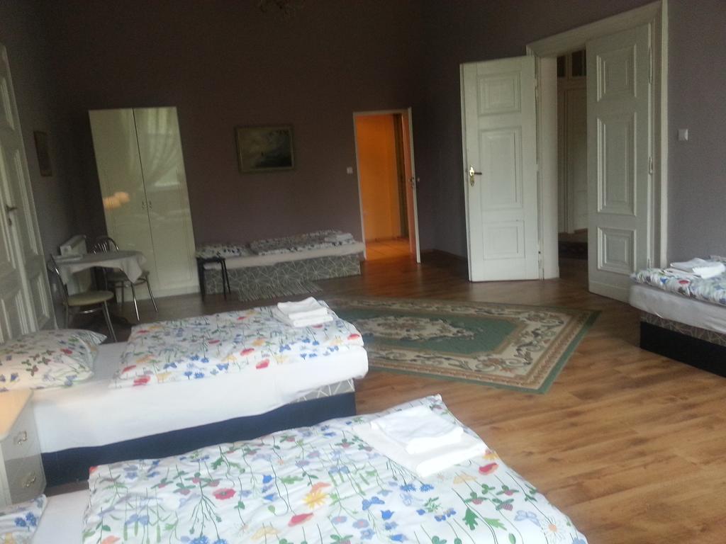 Palac Jastrowiec Exteriér fotografie